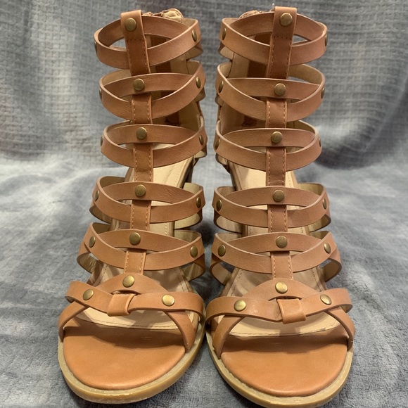 Heels - Picture 2 of 4